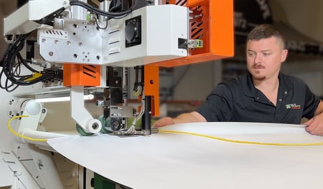 Material termoplástico a ser soldado com o Miller weldmaster Hot Wedge Miller weldmaster